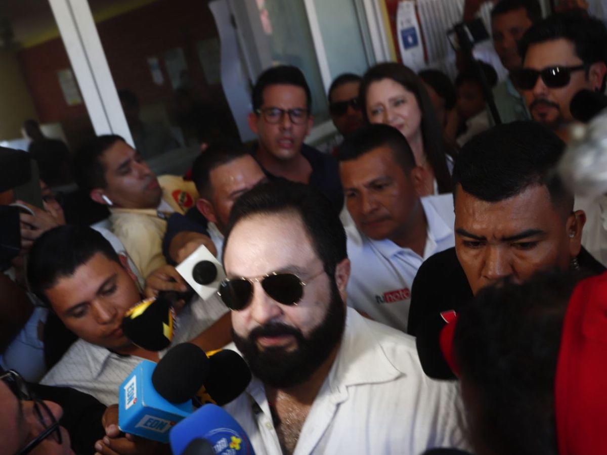 Luis Redondo, presidente del Congreso Nacional, llega a votar en San Pedro Sula