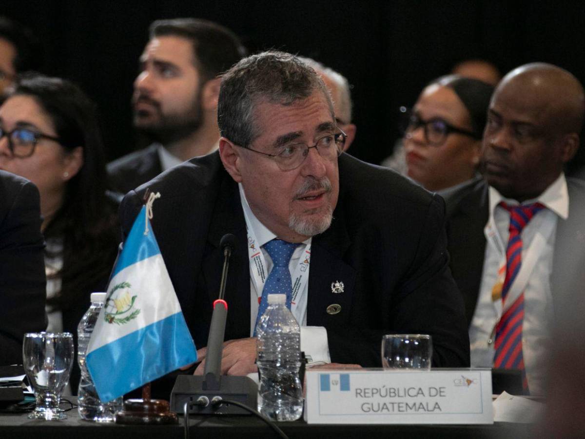 Entre secreteo y aburrimiento: los momentos y gestos incómodos en la Cumbre de la Celac