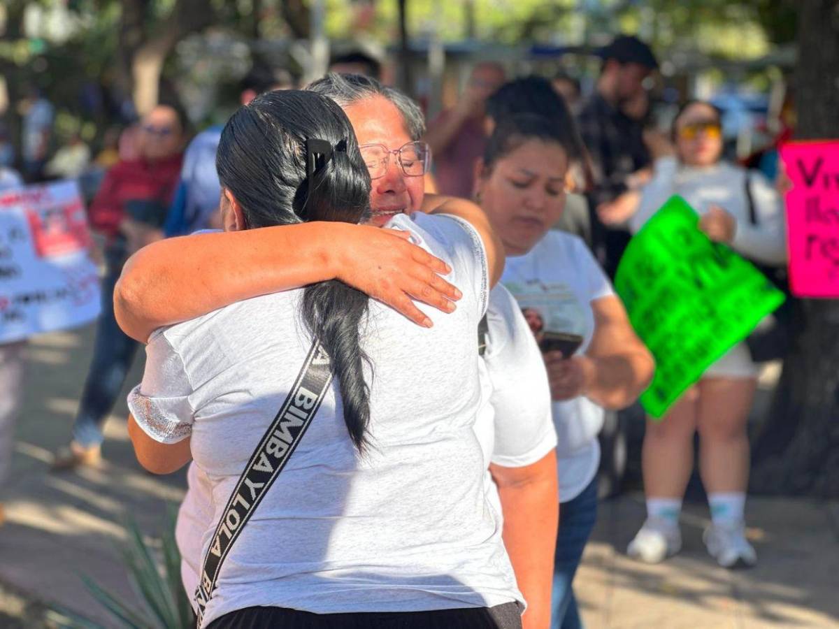Dan último adiós a Vivian Karely Aispuro, joven hallada muerta en Culiacán Dan último adiós a Vivian Karely Aispuro, joven hallada muerta en Culiacán