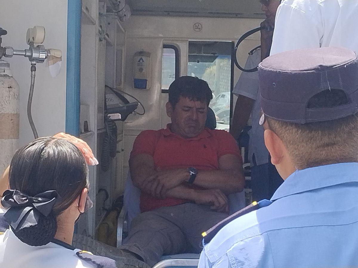 Rastra desenfrenada impacta contra un pick-up: impactantes imágenes del volcamiento