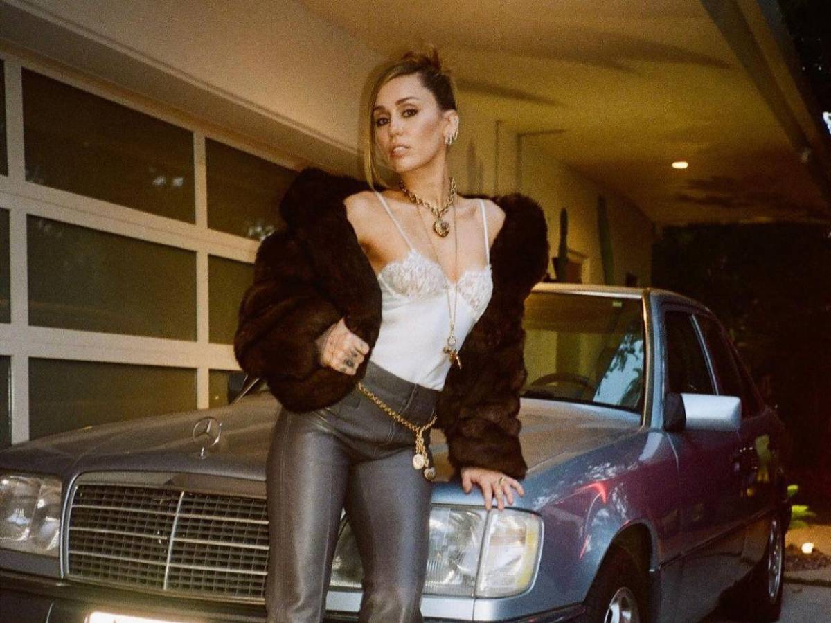 Miley Cyrus considera fugarse con su prometido Maxx Morando en lugar de celebrar otra boda