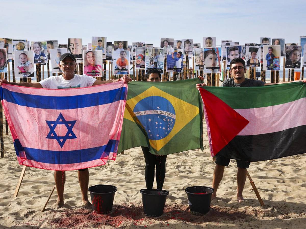 Sus hijos e hijas fueron secuestrados y llevados a la oscuridad del cautiverio: Israel recuerda víctimas del ataque de Hamás