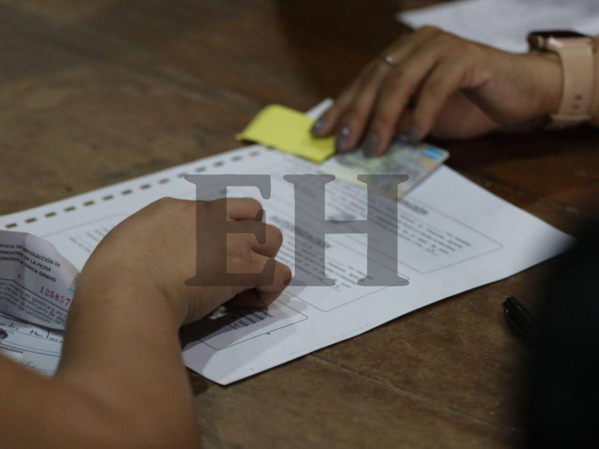 Reparten bono climático en Santa Lucía y pobladores desconocen el propósito