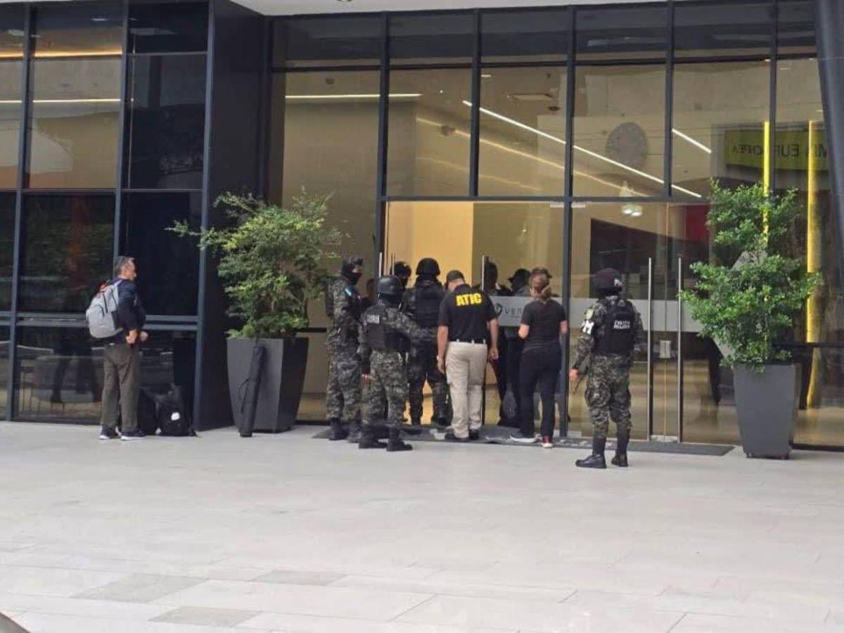 Llega a los tribunales Liana Mayorga, acusada de fraude de L 18 millones de la Tasa de Seguridad