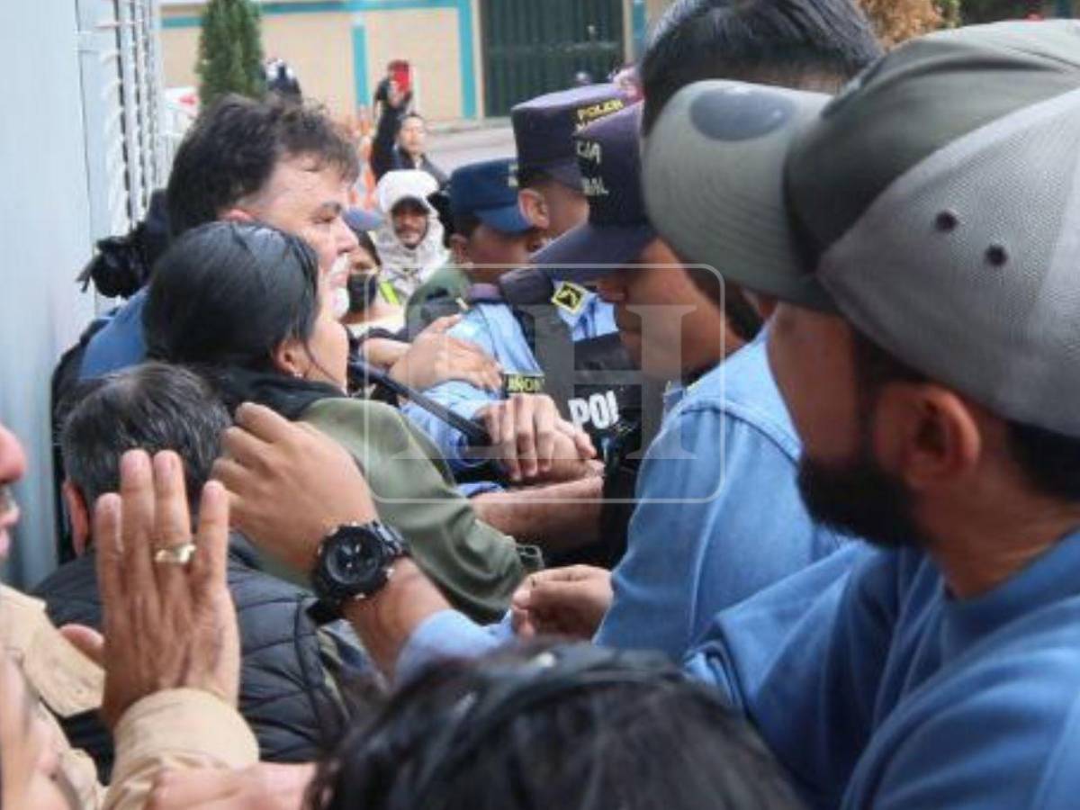 Entre insultos, así fue la agresión que sufrió Rolando Contreras por simpatizantes de Libre