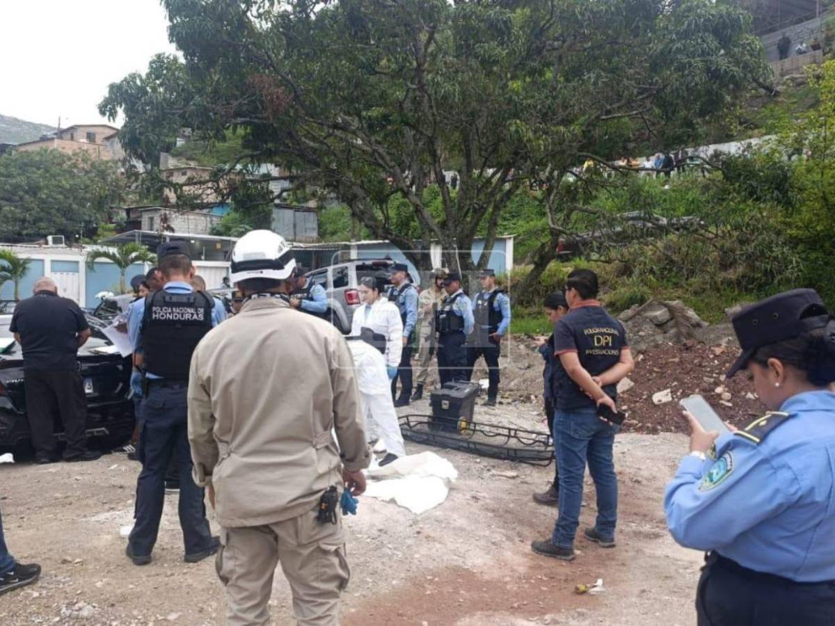 Entre la maleza y con varios disparos: así hallaron a dos hombres asesinados en la colonia 14 de enero