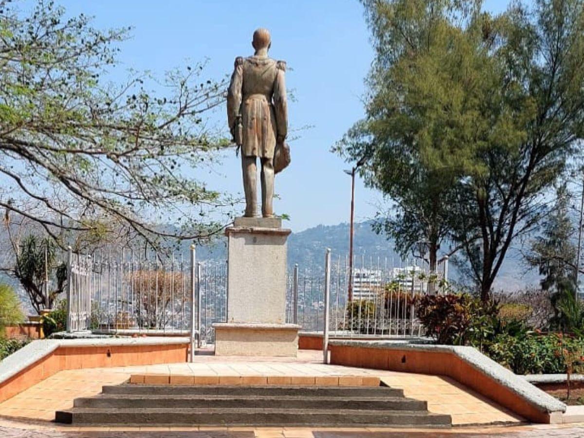 Vecinos de las Lomas del Guijarro piden a la Alcaldía reparación de muro