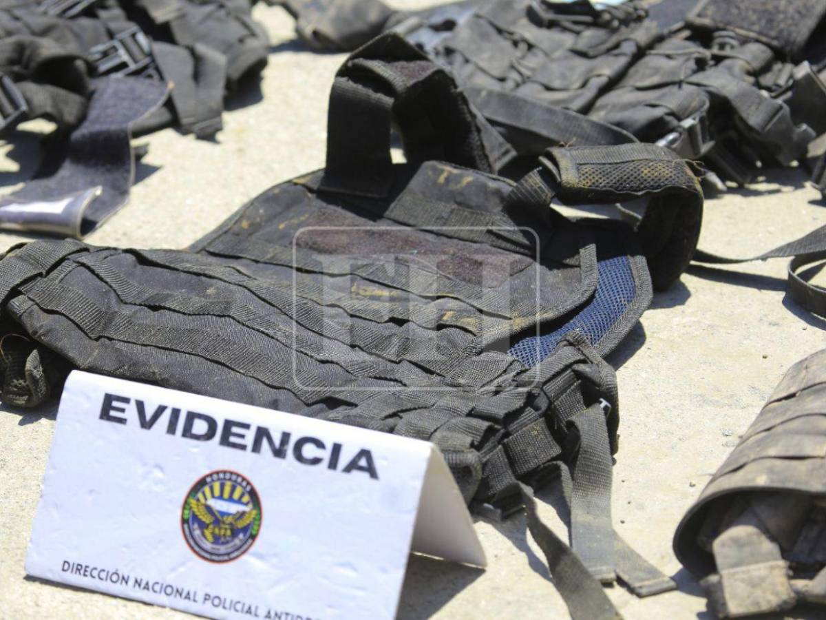 Armas, drogas e indumentaria policial: lo que decomisaron a líder de “La Kleivona”