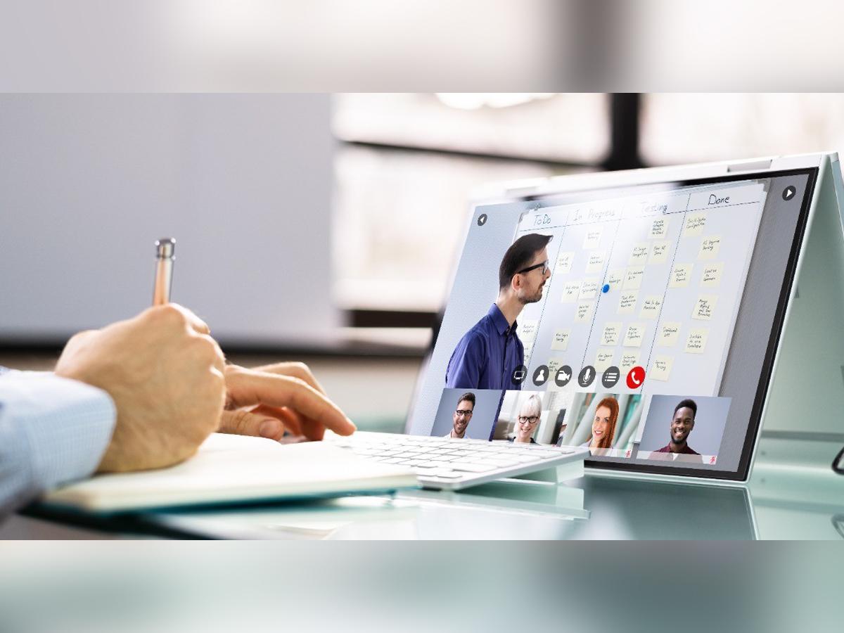 <i>La UTH permite a los estudiantes elegir entre 9 modalidades de enseñanza, adaptándose a sus necesidades y ritmo de vida.</i>