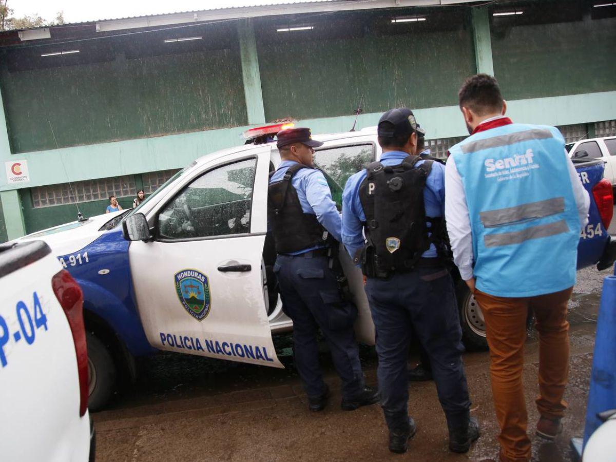 Representantes de la Secretaría de Niñez, Adolescencia y Familia (SENAF) llegaron hasta el lugar donde estaban detenidos los menores, para brindarles acompañamiento en el proceso.