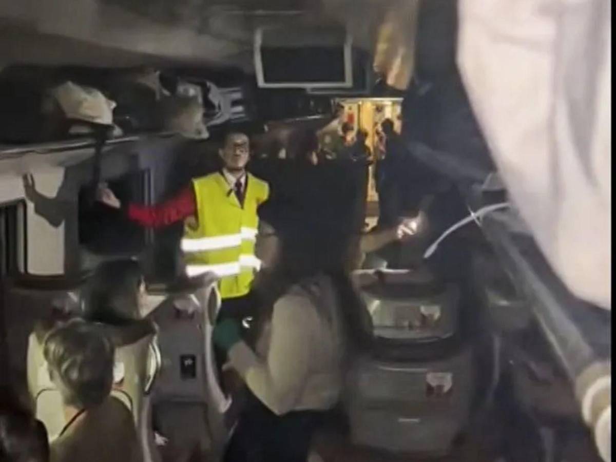 Tragedia en Córdoba: descarrilamiento de trenes deja 10 muertos y varios heridos