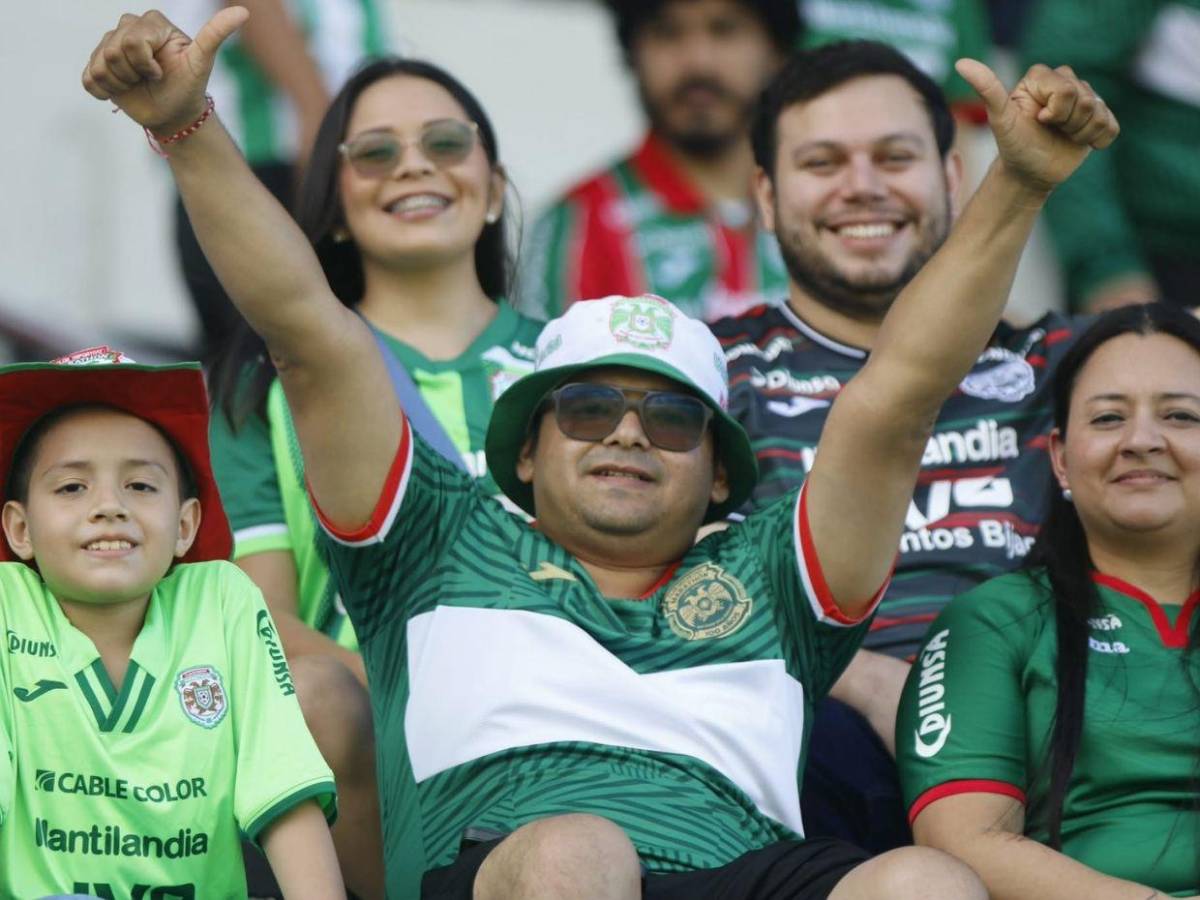 Invasión verde, el error de novato, hermosas chicas y el insólito grito en las gradas