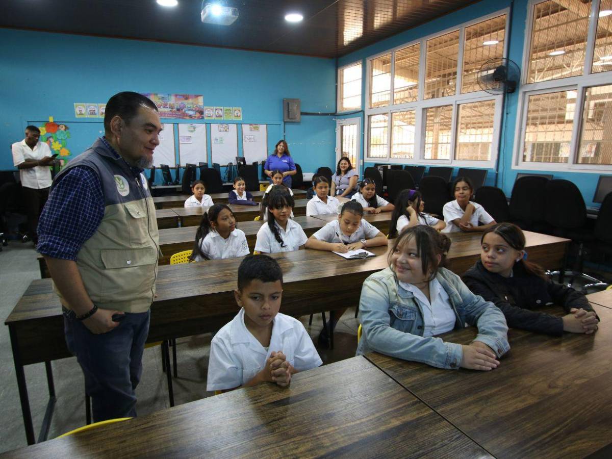 Niños capitalinos renuevan su compromiso con el ambiente desde su escuela