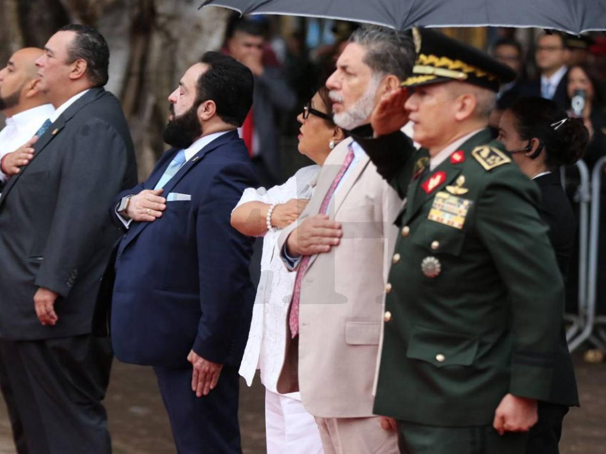 Inician los actos solemnes por el 204 aniversario de independencia patria