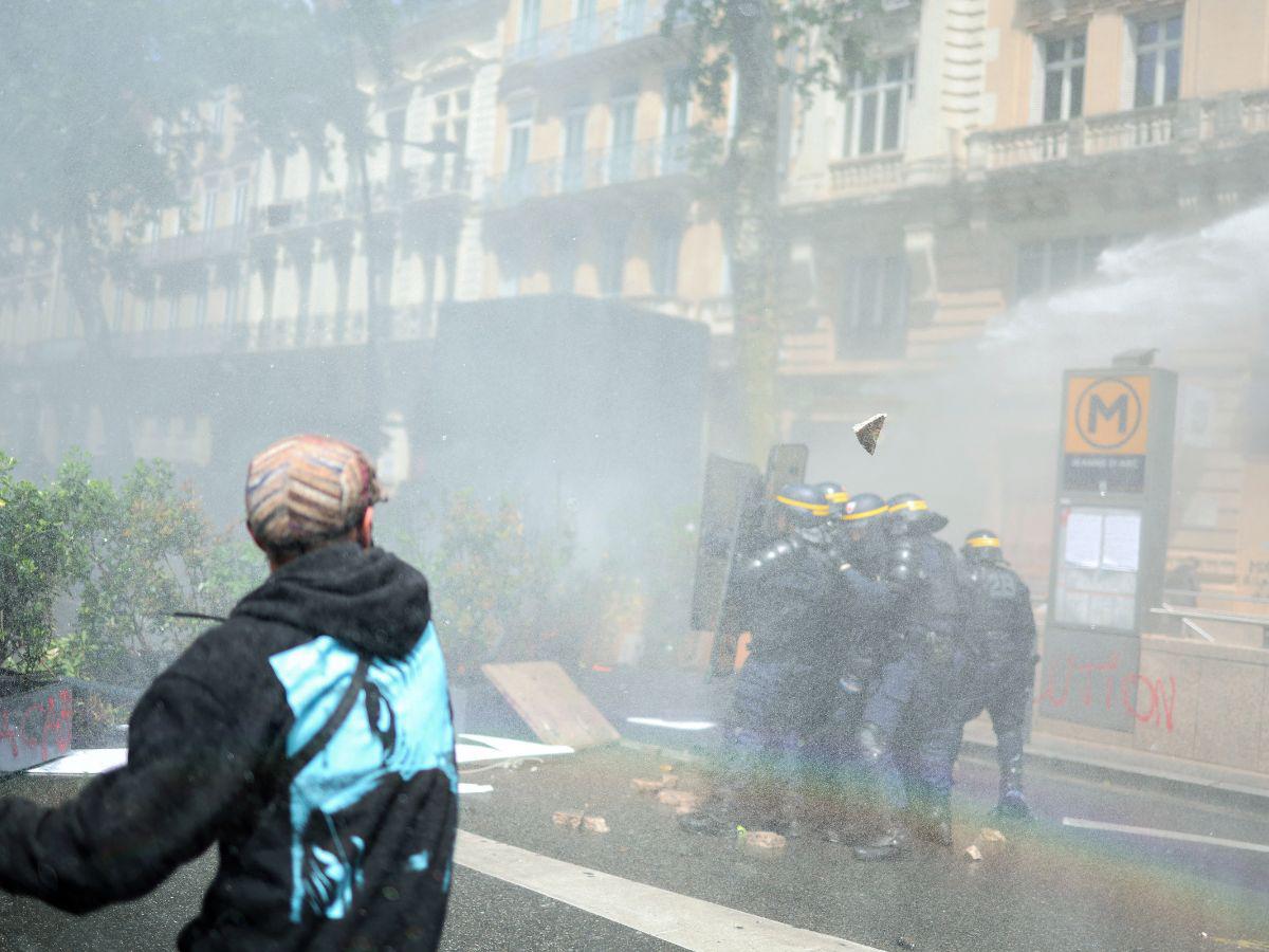 291 detenidos y 108 policías heridos por manifestaciones del 1 de mayo en Francia