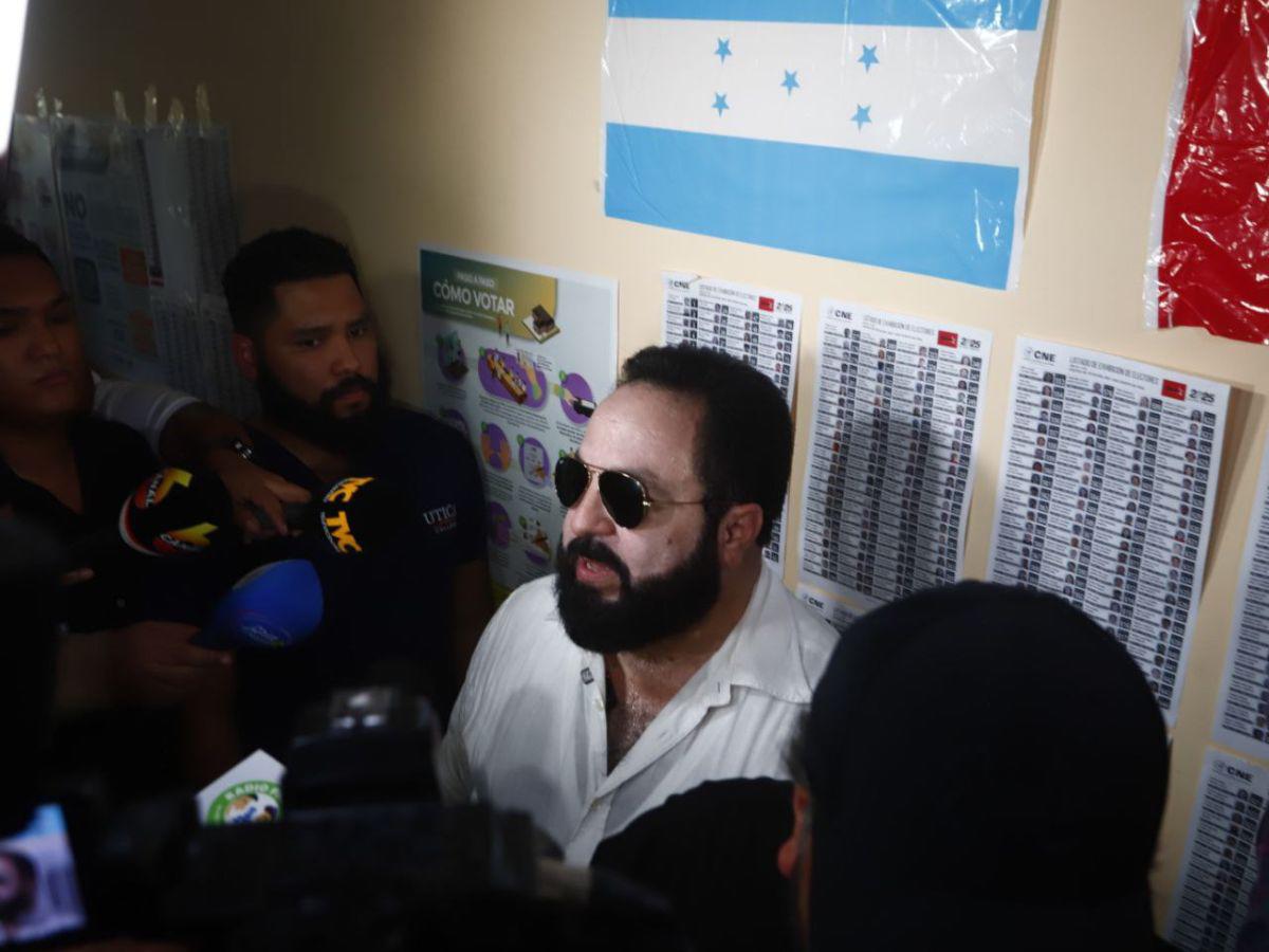 Luis Redondo, presidente del Congreso Nacional, llega a votar en San Pedro Sula