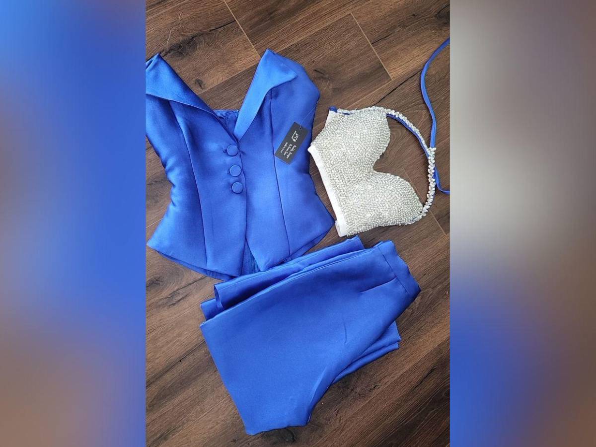 Alejandra Fuentes deslumbró con look azul y brillante en entrevista con jurado de Miss Universo