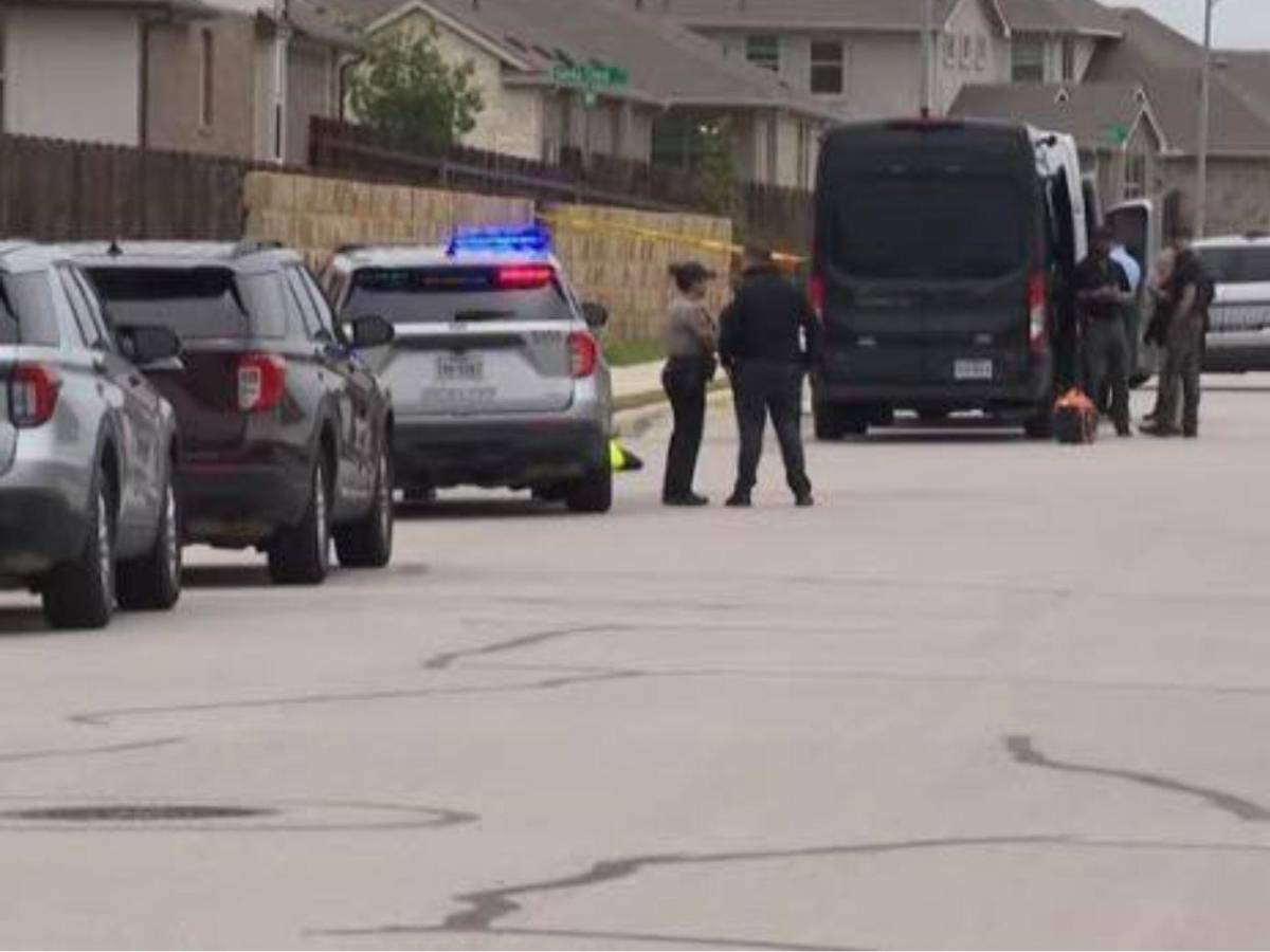 Masacre en Texas: joven de 27 años mató a sus padres y a su hermano mayor