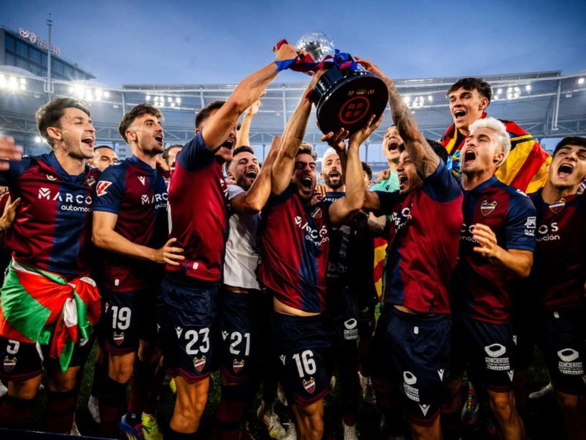 Kervin Arriaga rompe marcas con su fichaje con el Levante de España