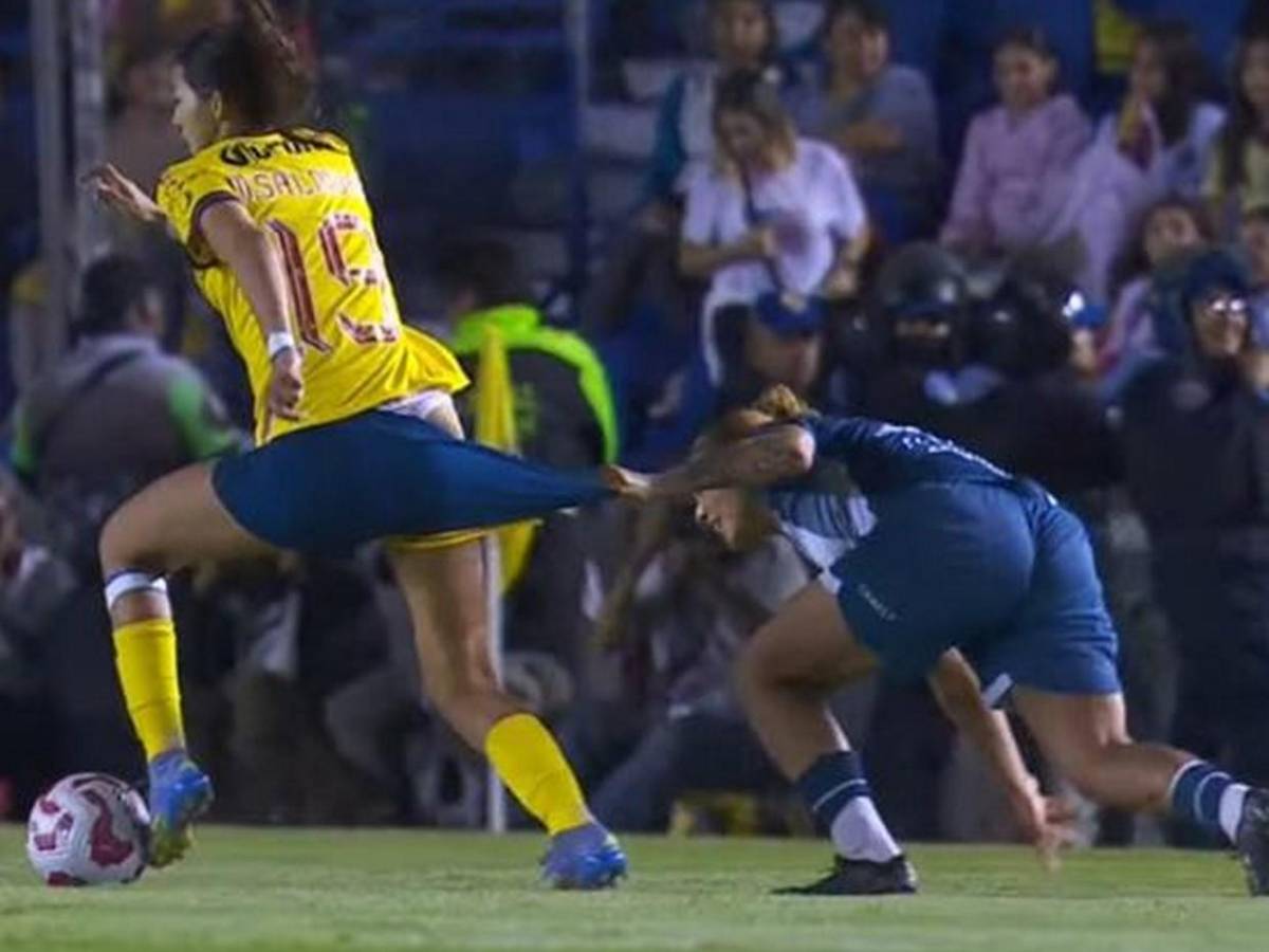 Daniela Flores, la talentosa jugadora expulsada por bajarle el short a rival