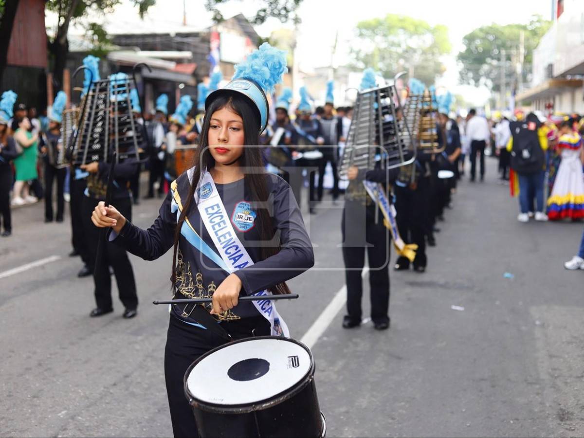 Ambiente festivo y patriótico en San Pedro Sula por aniversario de independencia de Honduras