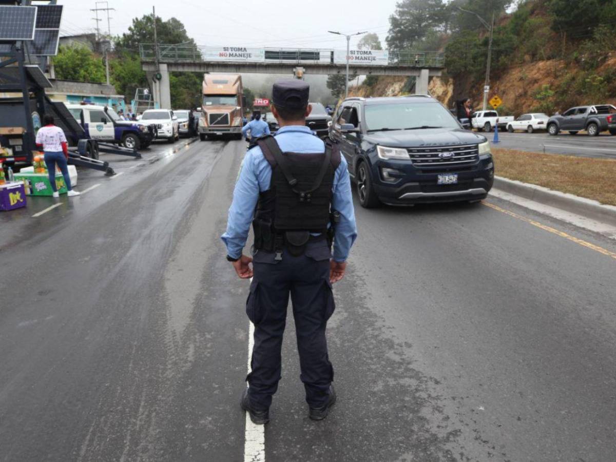 Largas filas en salida al norte por salida de últimos  vacacionistas