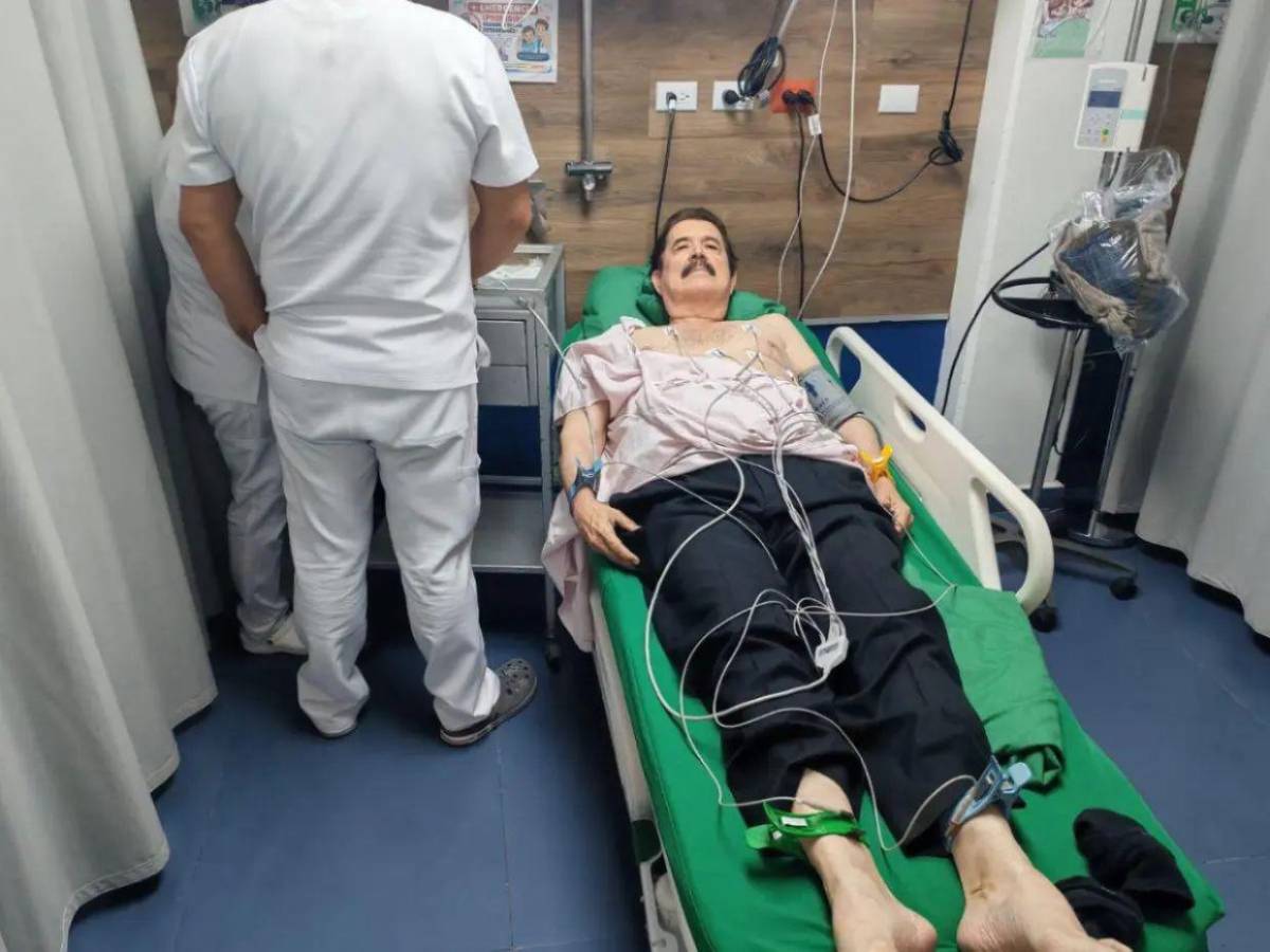 Manuel Zelaya viajaría a México para continuar con su recuperación médica