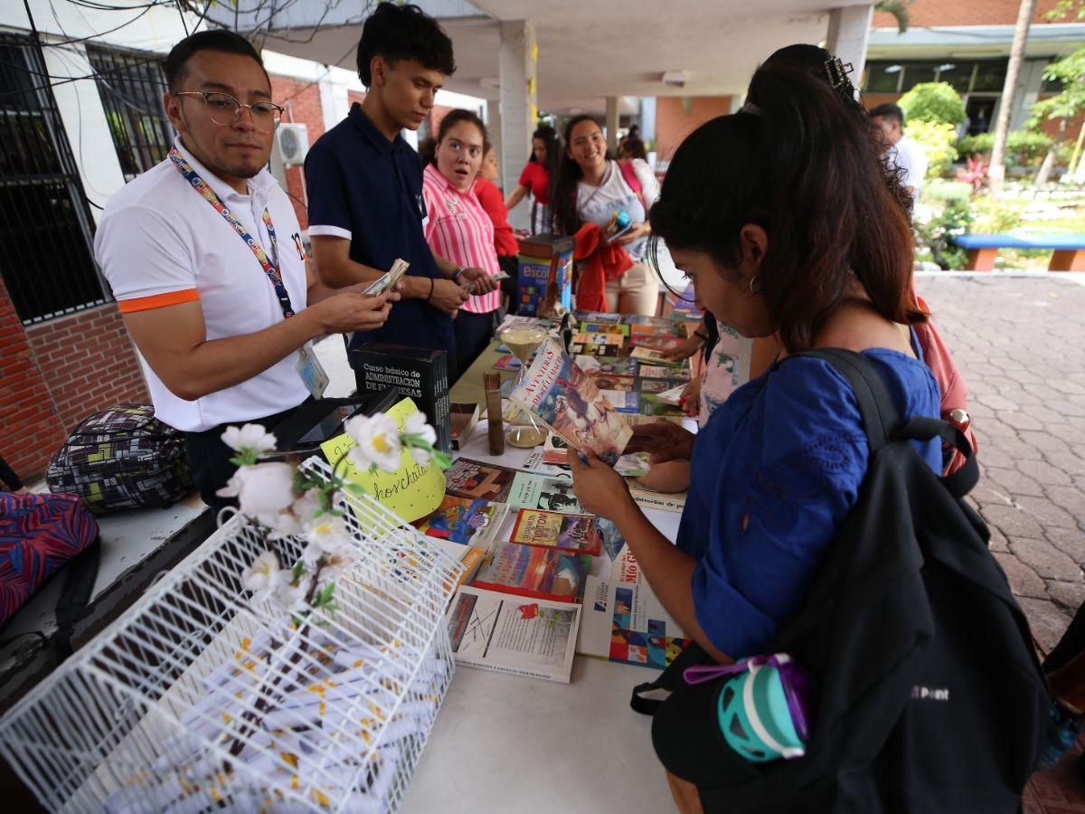 La UPNFM ofrece jornada literaria con actividades que exaltan el idioma