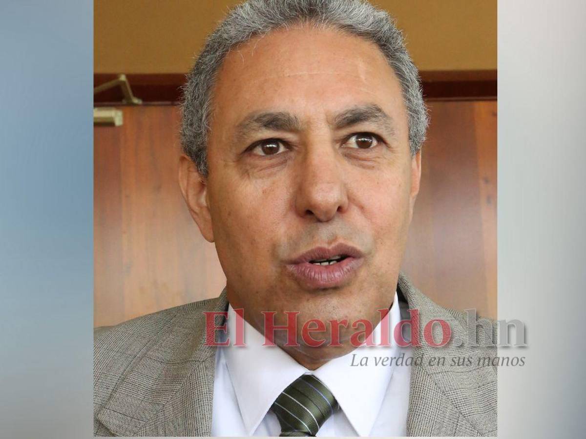 “A nadie le han pagado el salario”, asegura el director de Transparencia