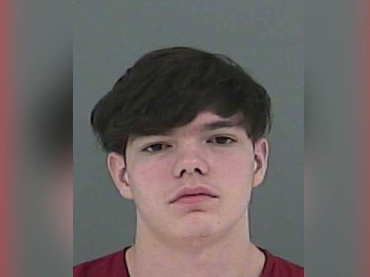 Joven que mató a su madre de dos disparos en la cabeza recibe 30 años de cárcel en EE UU