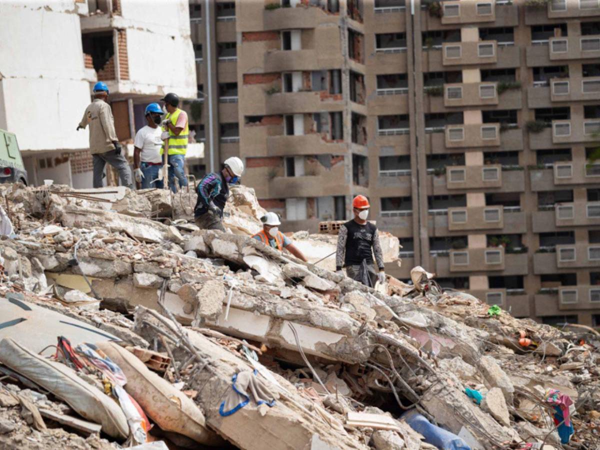 Venezuela: disminuye la búsqueda de sobrevivientes y se intensifica la remoción de escombros