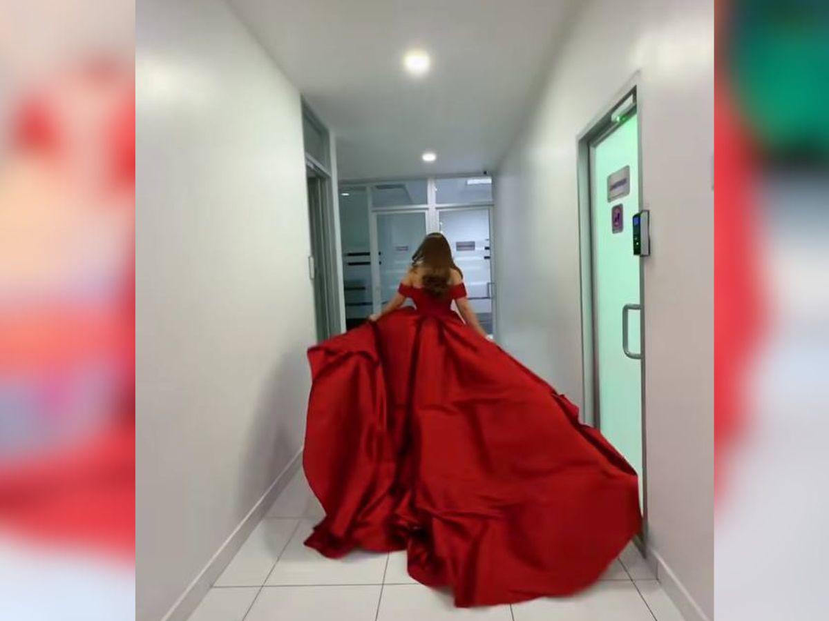 ​​​​​​Despampanante y glamurosa: con un hermoso vestido rojo, así lució Elsa Oseguera en Navidad