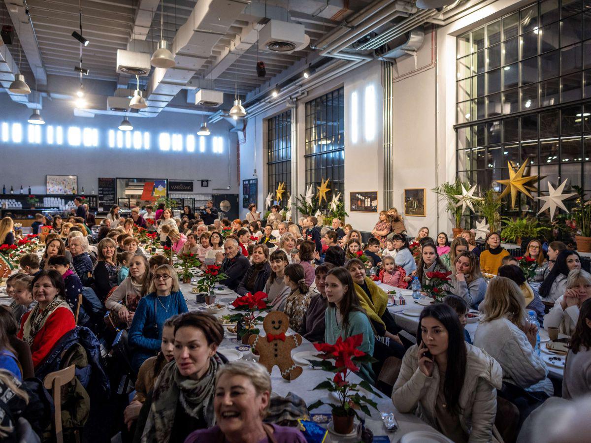 Refugiados celebran en Polonia su primera Navidad ortodoxa desde que huyeron de Ucrania