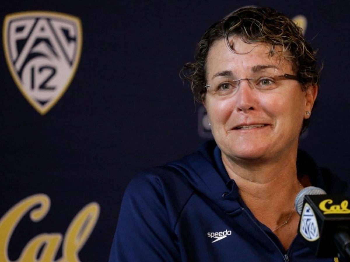 Una exentrenadora olímpica de natación de EEUU es investigada por acoso