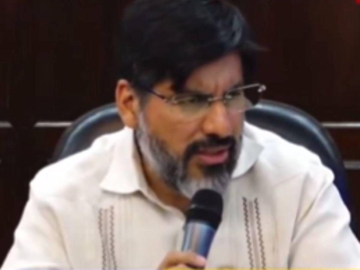 En fotos: Johel Zelaya responde ante comisión investigadora en proceso de juicio político