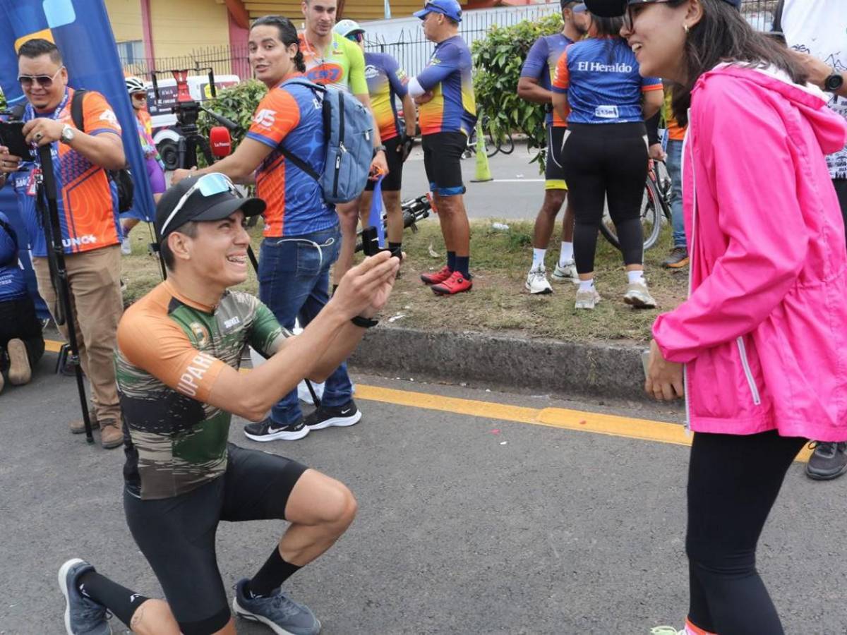 Escenario del amor, la Vuelta EL HERALDO 2025 fue testigo de un sí, acepto
