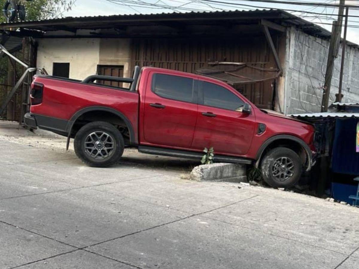 Saraí Espinal reaparece con collarín y moretones tras grave accidente vial