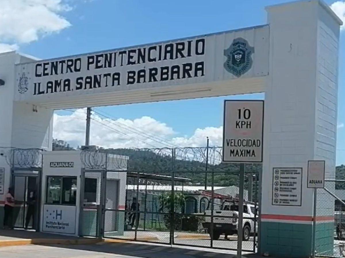 Gritos y gas lacrimógeno en El Pozo: ¿qué pasó en la cárcel de máxima seguridad de Ilama?
