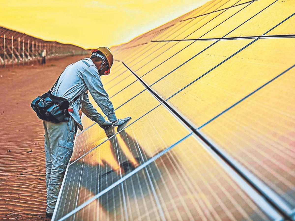El 12% de electricidad mundial en 2022 fue generada por energía eólica y solar