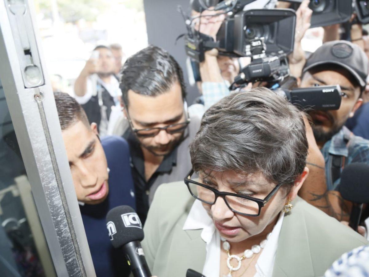 Difamación y calumnias: ¿Qué dijo Nasralla para que Octavio Pineda y Carla Paredes lo denunciaran?