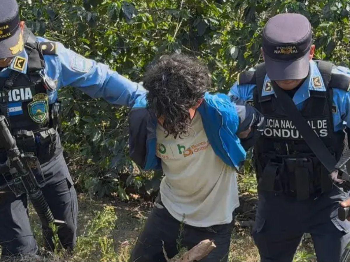 Padre e hijo asesinaron a machetazos a hombre que les prestó dinero y les cobró en Lempira