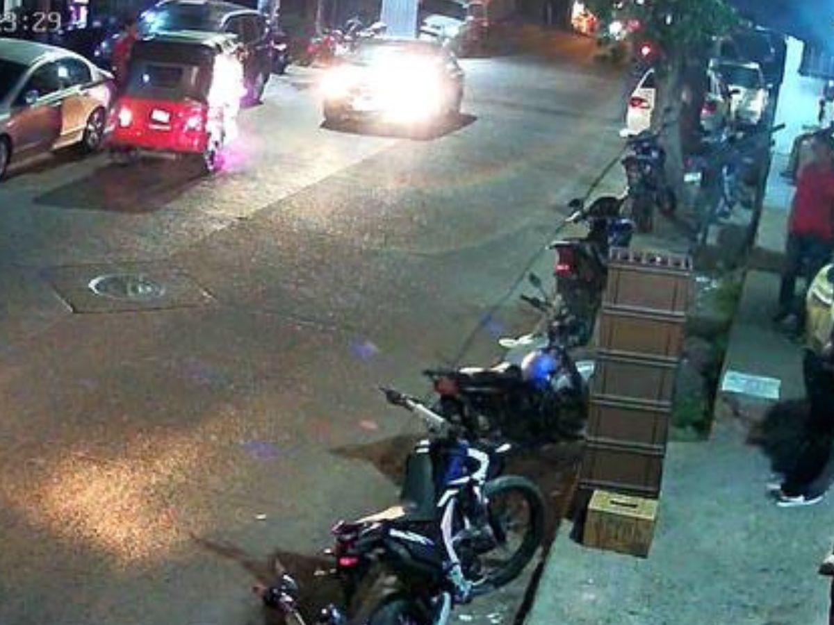 Cámaras captaron asalto en barrio Bella Vista: llegaron armados, con chalecos y encapuchados