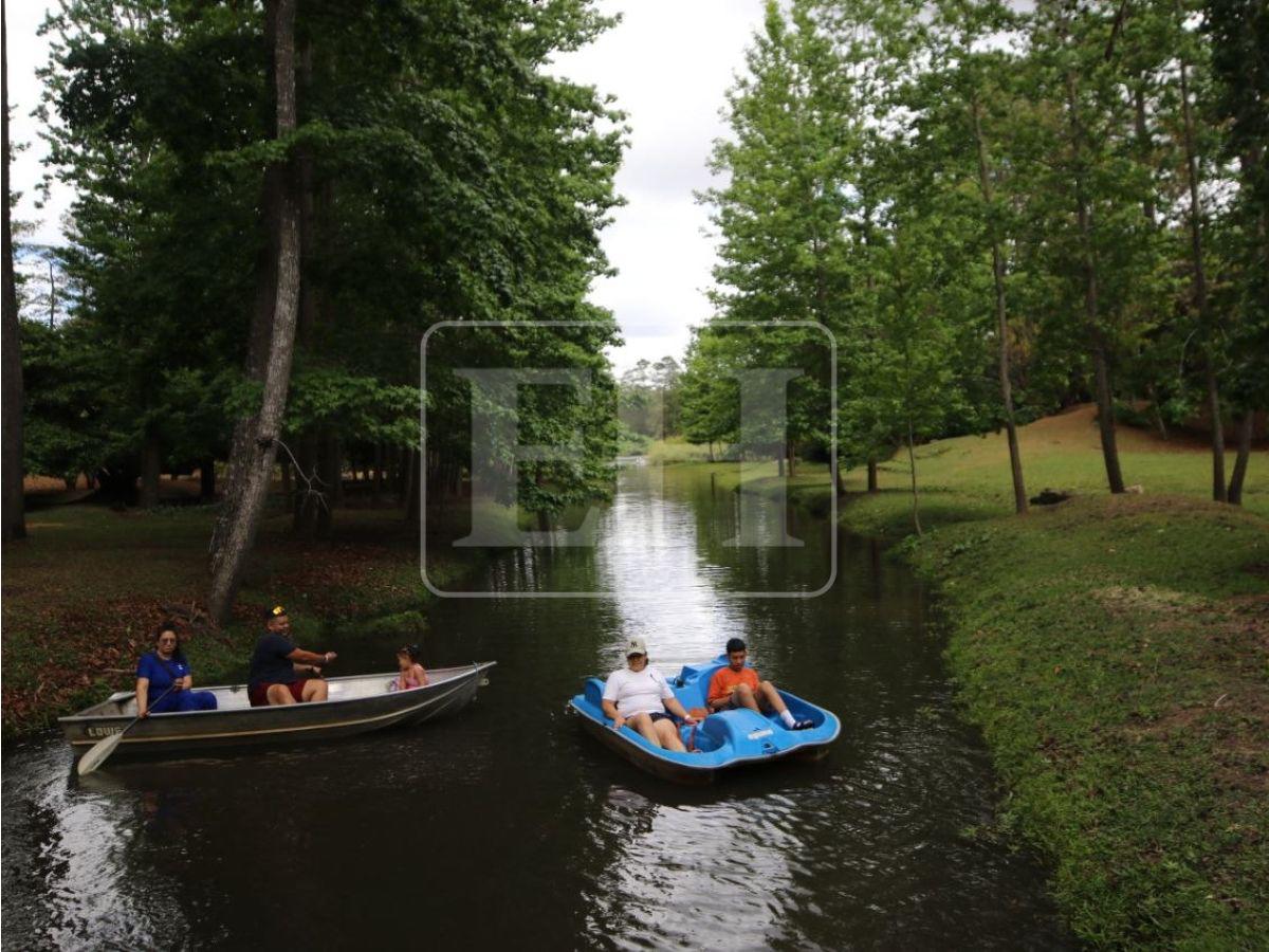 Frescura, fauna y viajes en bote de pedales: disfruta del Parque Aurora esta Semana Santa