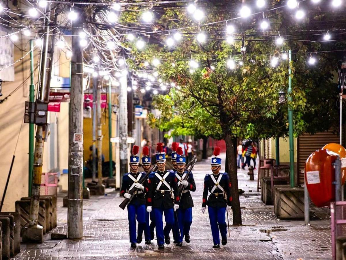 Inician los actos solemnes por el 204 aniversario de independencia patria