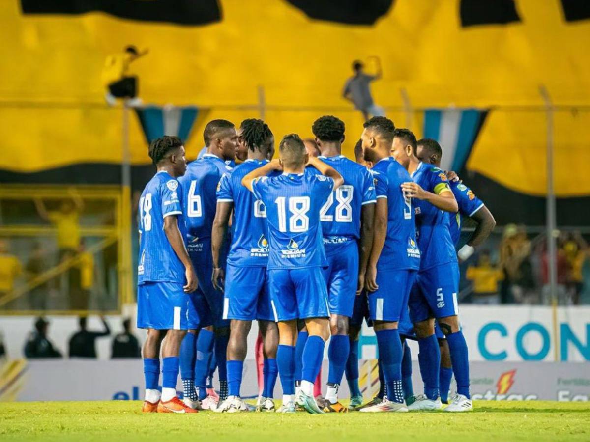 Revolución total: Carlos Eduardo Espina ya registra grandes cambios con Victoria
