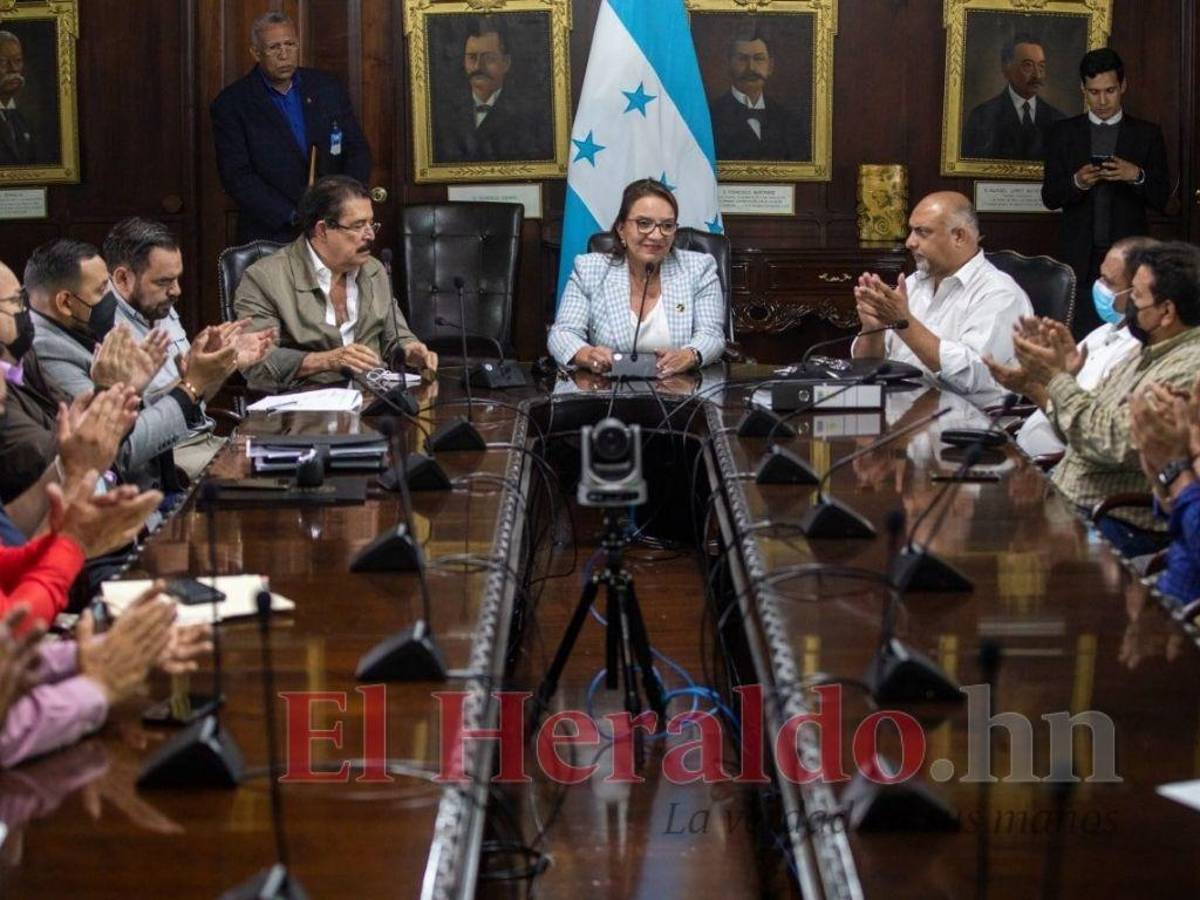 Gobierno autoriza aumento a la tarifa del bus interurbano y el cuarto pasajero a taxis colectivos