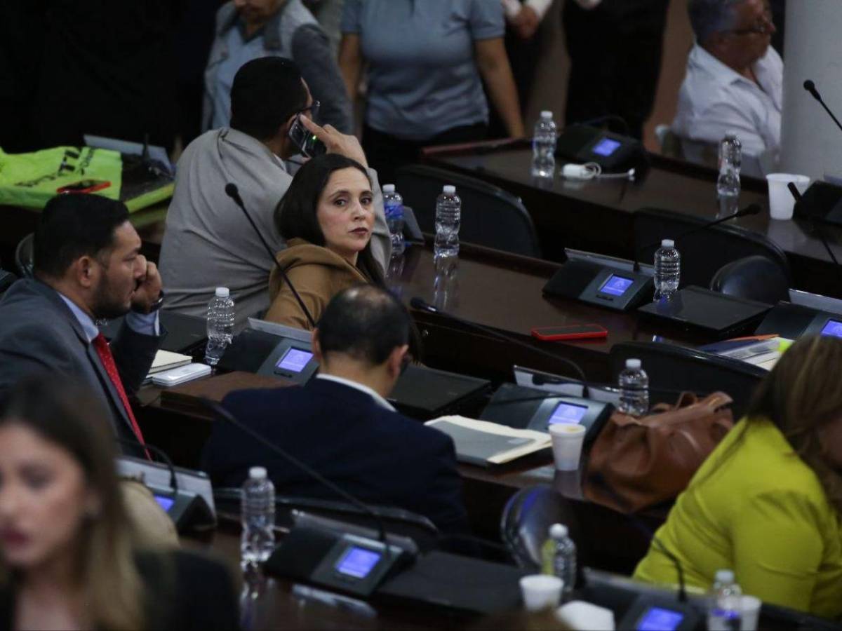 Diputados de Libre protestan previo a sesión para conocer denuncias de juicio político