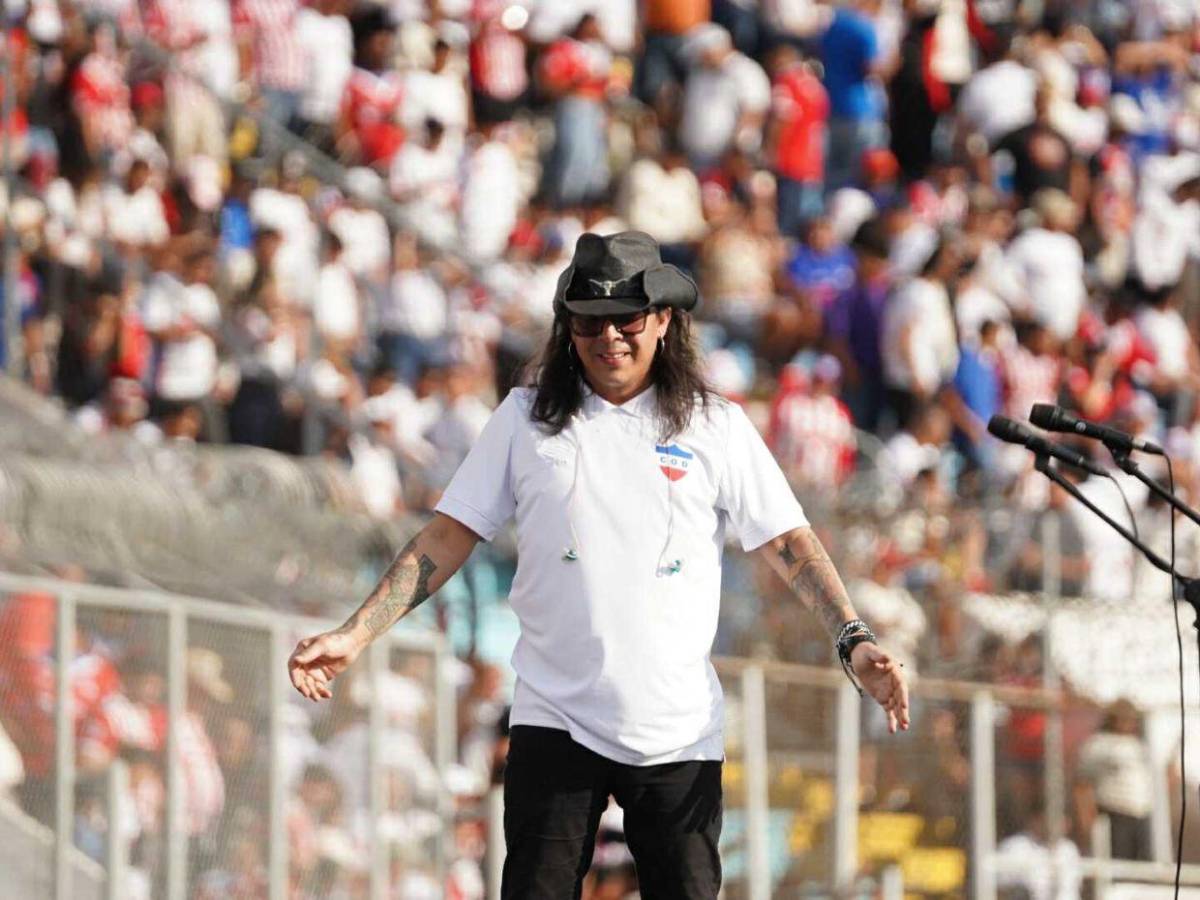 Diablos Negros ponen en ambiente a los aficionados en el Nacional previo a la final