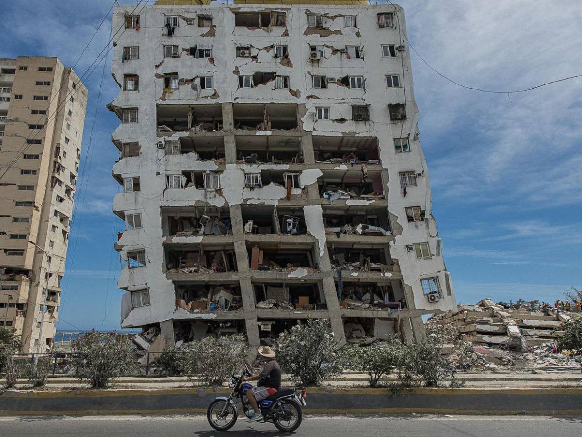 Se elevan a 1,450 las personas fallecidas por el doble terremoto en Venezuela