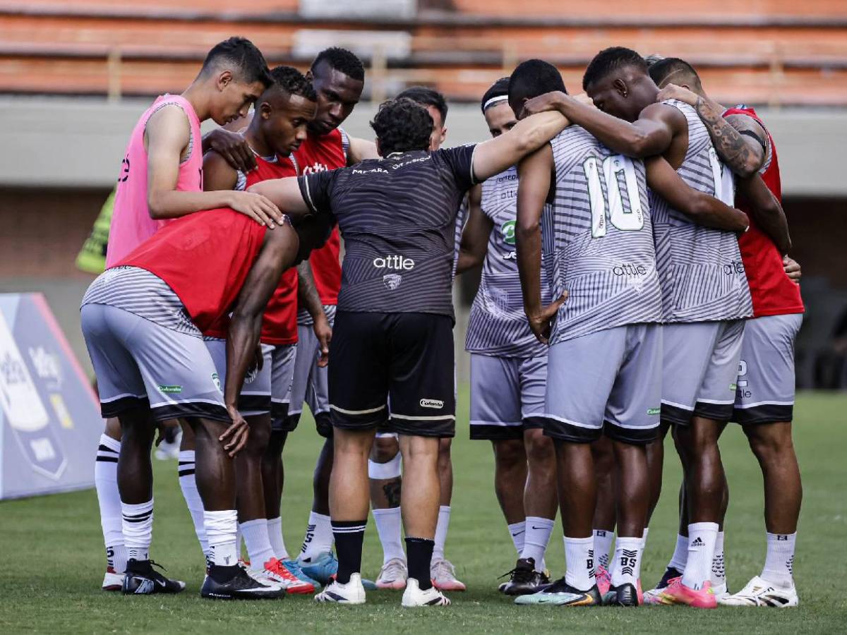 Involucrado en polémica y pertenece a millonario: Así es el nuevo equipo del hondureño Dereck Moncada